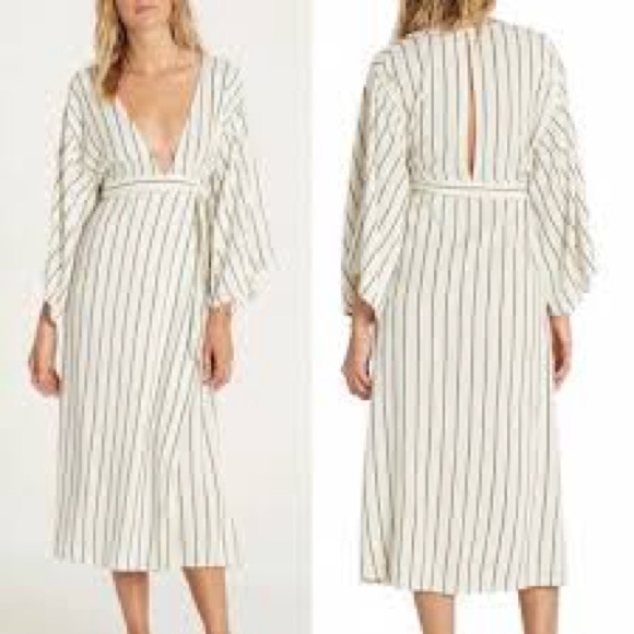 Billabong Dresses & Skirts - Billabong womens midi wrap dress size M boho beachy Lagenlook bell sleeve kimono